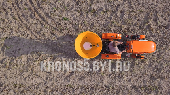 «Разбрасыватель навесной (Лейка) Strumyk S-300 (300 л)» - фото 3