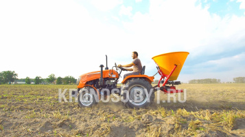 «Разбрасыватель навесной (Лейка) Strumyk S-300 (300 л)» - фото 3